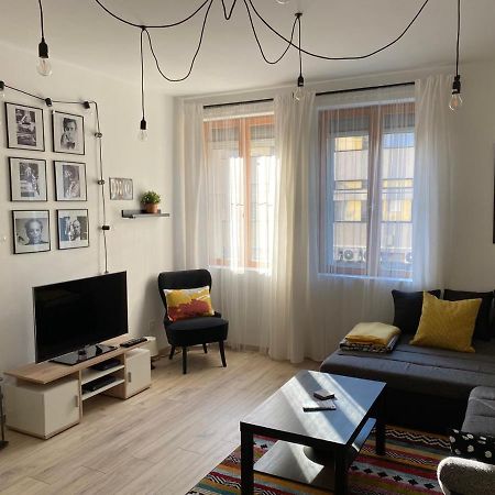 Room Bueno Егер Екстериор снимка