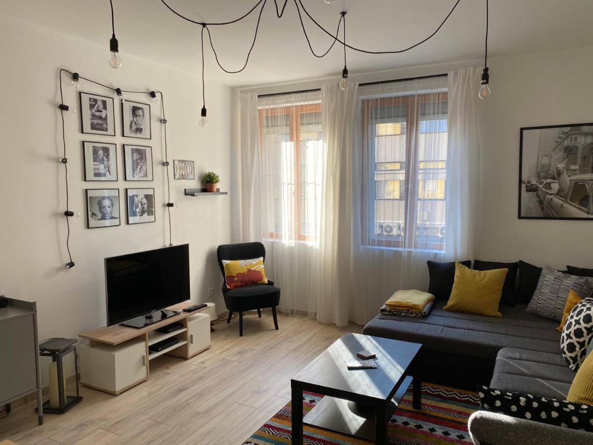 Room Bueno Егер Екстериор снимка
